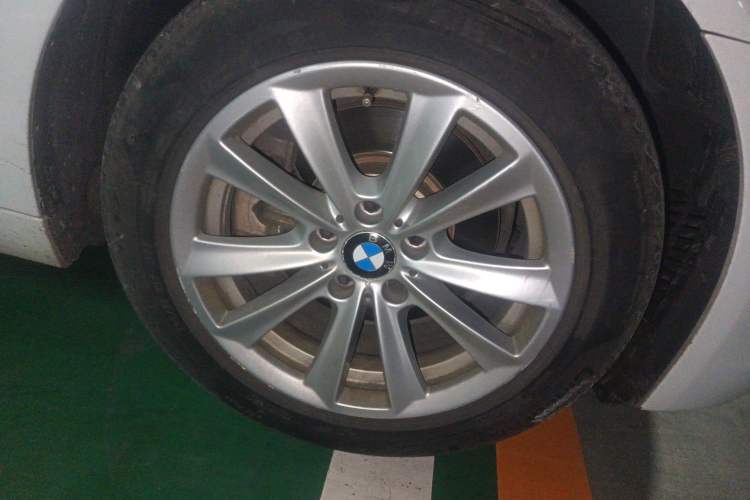 Used BMW 5 Series 2013 525Li Luxury Model
