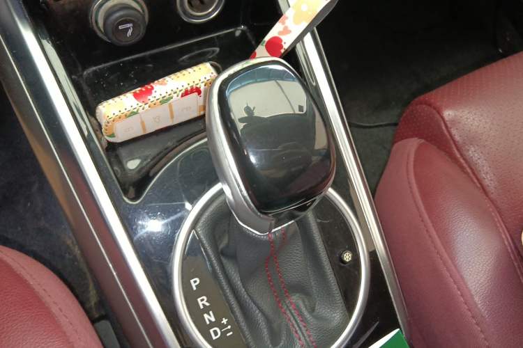 Used Zotye Domy X5 2017 Upgraded Model 1.5T CVT ZhiXian Edition Gear Lever