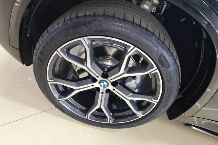 Used BMW X5 2026 Model, xDrive 30Li Prestige M Sport Night Package
