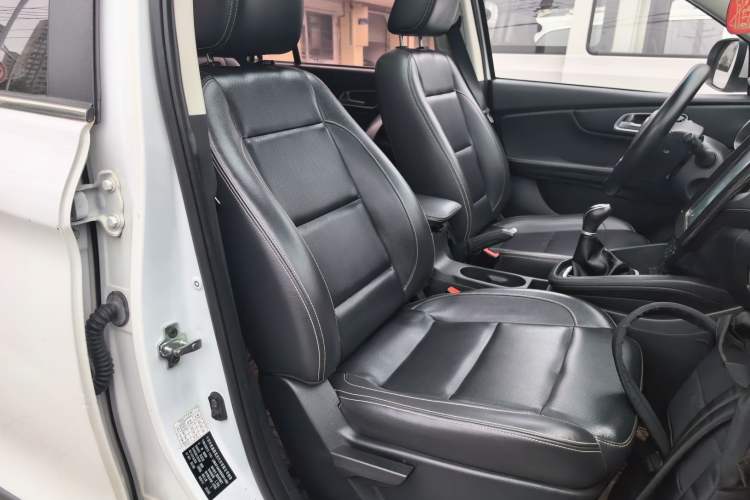 Used SWM X7 2016 1.8L Manual Luxury Edition 7 Seats