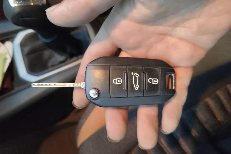 Used Citroen Elysee 2015 Zhishang Edition 1.6L Manual Fashion Model