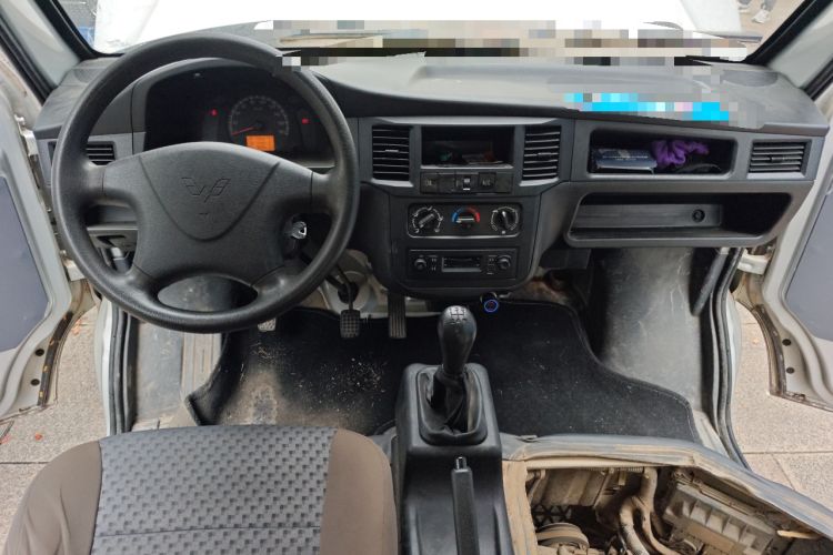 Used Wuling Zhiguang 2020 1.2L Practical Model China VI LSI Center Console