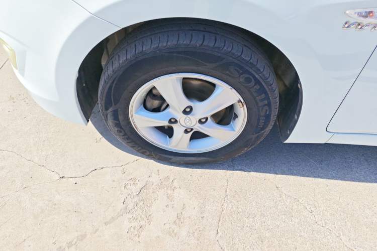 Used Hyundai Verna (older generation) 2014 1.4L Manual Smart GLS Trim
