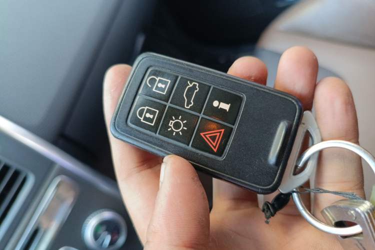 Used Volvo XC60 2015 T5 Smart Upgrade Model Vehicle Key