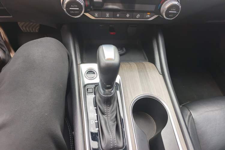 Used Nissan Teana 2021 2.0L XL Comfort Edition Gear Lever