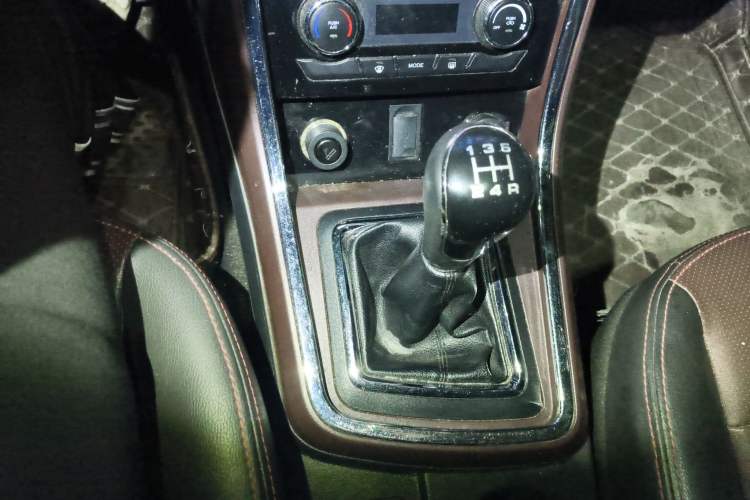 Used Lifan Auto Myway 2016 1.5L Manual Elite Version Gear Lever
