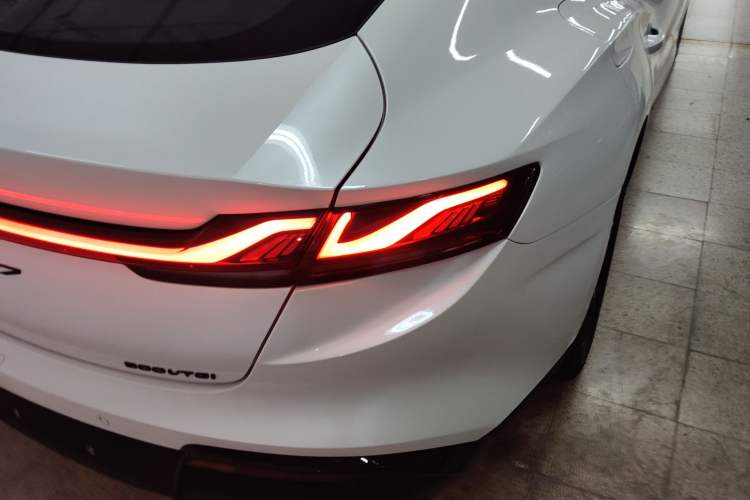 Used MG 7 2025 1.5T 300 DCT Luxury Edition
