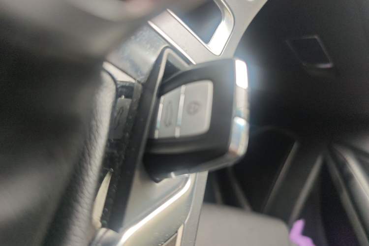 Used Geely Auto Emgrand 2019 Leading Edition 1.5L CVT Upward-Connected Model China VI Standard