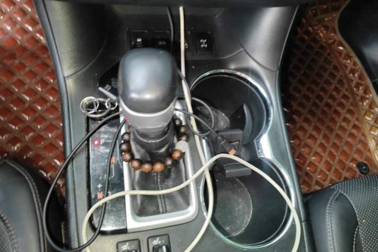 Used Toyota Highlander 2018 2.0T Four-Wheel Drive Prestige Version 7 Seats China V Emission Standard