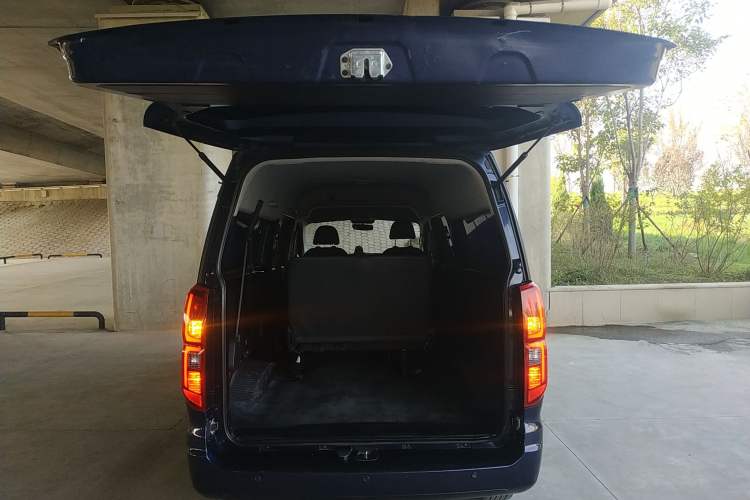 Used Jinbei Gold Hiace 2021 1.5L Passenger Vehicle Engineering Lion 6 Seats
