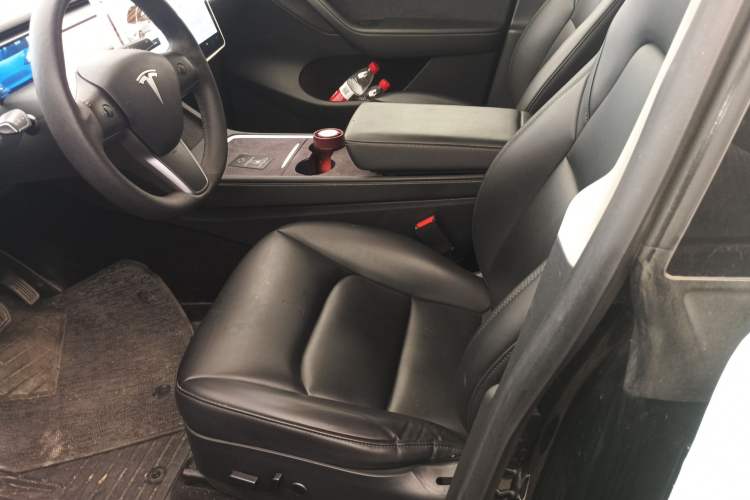 Used Tesla Model Y 2021 Long-Range All-Wheel-Drive Version 3D7 Left Front Seat