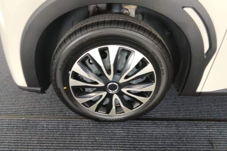 Used BYD Seagull 2024 Honor Edition 305km Dynamic Version Left Front Wheel Hub