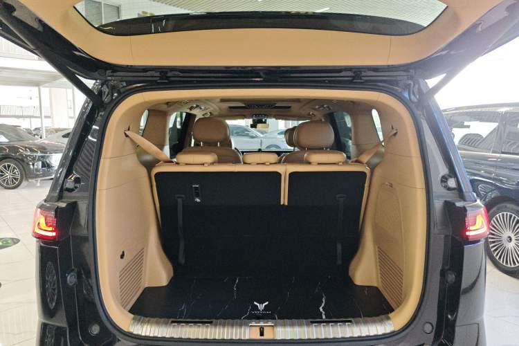 Used VOYAH Dream 2024 PHEV Extended-Range Premium Edition Trunk