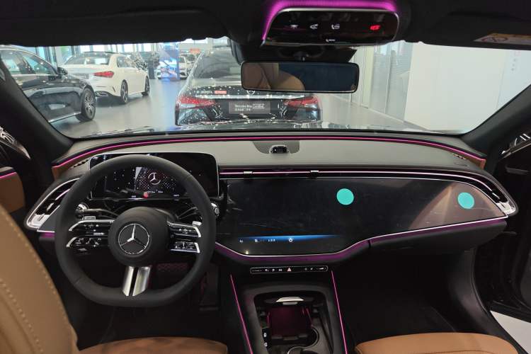 Used Mercedes-Benz E-Class New Energy 2024 E 350 e L Plug-in Hybrid Sports Sedan Headliner