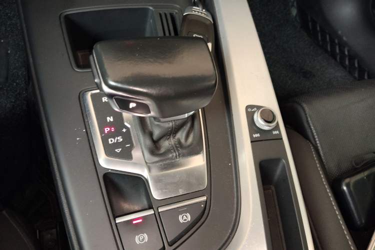 Used Audi A4L 2020 40 TFSI Fashion Dynamic Model