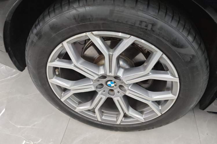 Used BMW X7 2021 xDrive40i Luxury Package with Premium Features