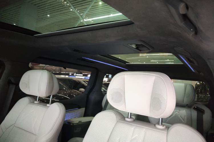 Used Zeekr 009 2024 Six-Seat Executive Version 4WD 108 kWh
