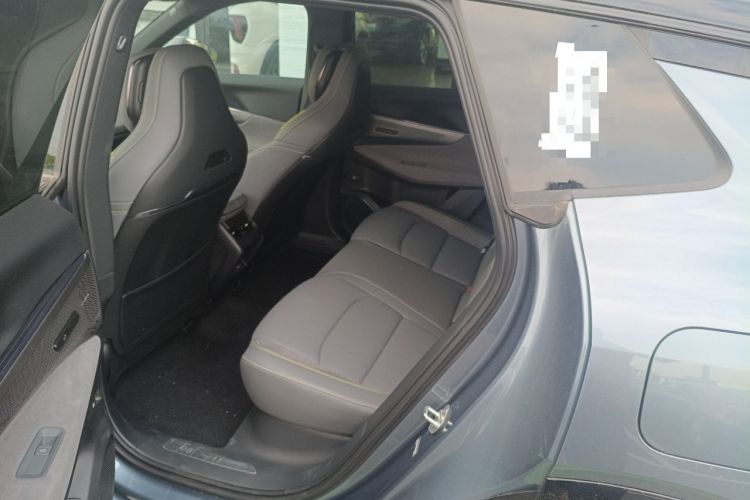 Used Lynk & Co 08 EM-P 2025 245km Ultra-Long Range Halo
