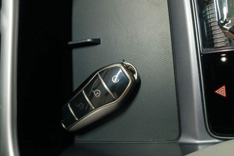 Used BYD Song PLUS New Energy 2023 Champion Edition DM-i 110KM Flagship Model Vehicle Key