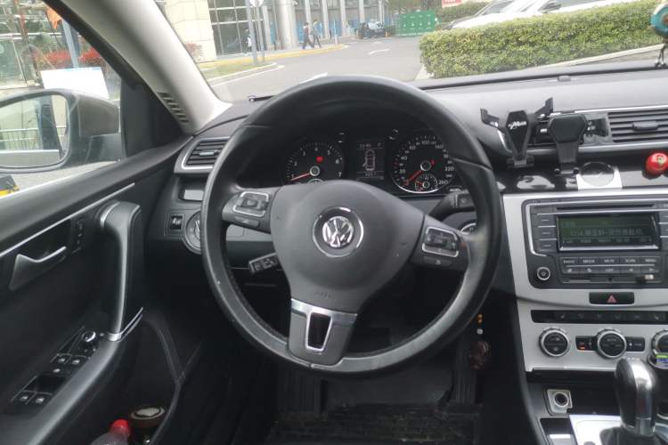 Used Volkswagen Magotan 2012 1.8TSI Luxury Model Steering Wheel