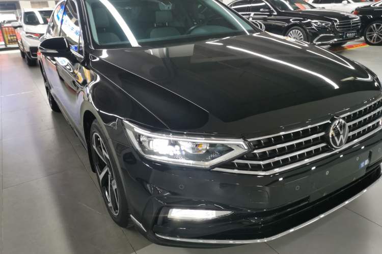 Used Volkswagen Magotan 2023 2 Million Units Commemorative Edition 330TSI DSG Luxury Version
