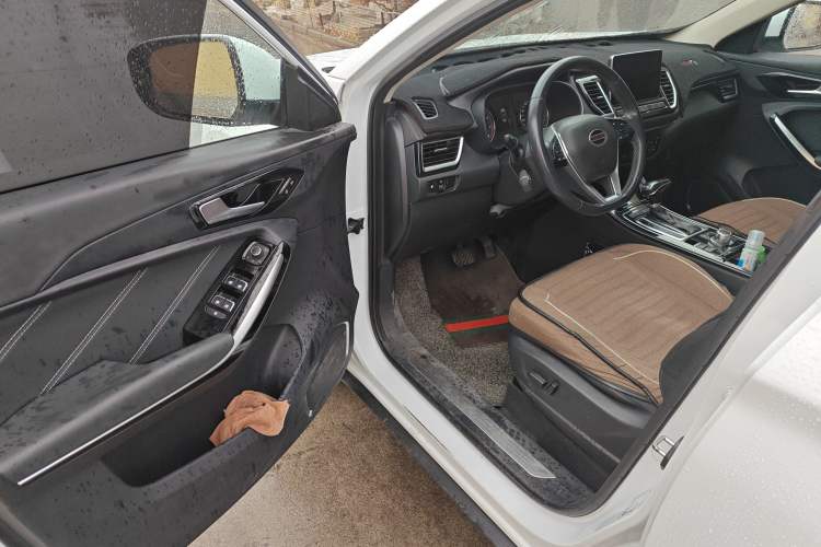 Used FAW Senya R9 2018 1.2T Automatic Prestige Smart Enjoyment Model
