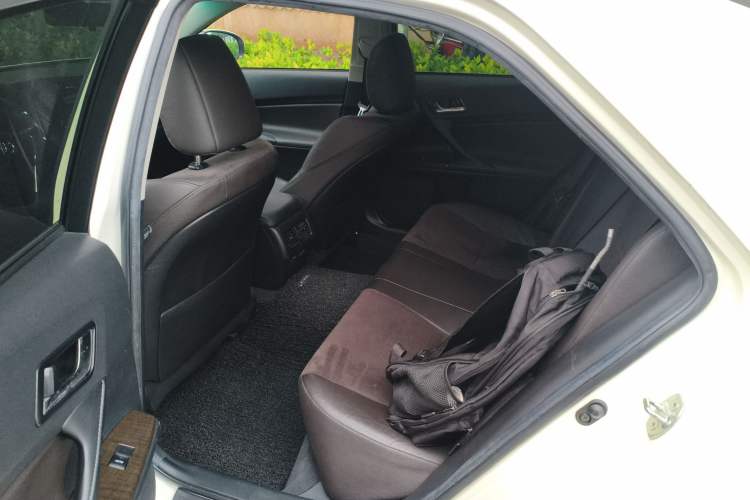 Used Toyota Reiz 2013 2.5V Shangrui Edition Left Rear Seat