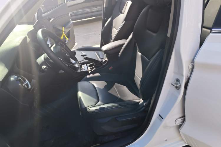 Used BYD Song 2021 Classic Edition 1.5T Manual Luxury Model Left Front Seat