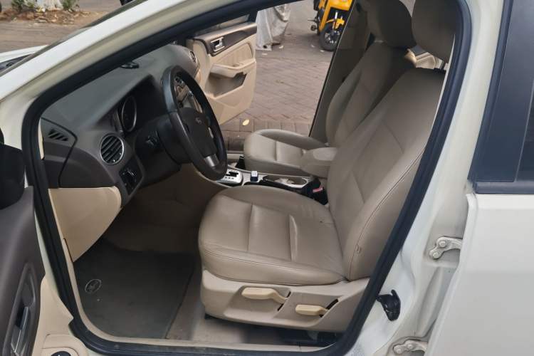 Used Ford Focus 2013 Hatchback Classic 1.8L Automatic Fashion Edition
