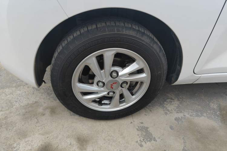 Used Wuling Hongguang MINIEV 2020 Lite Version Lithium Iron Phosphate Left Front Wheel Hub