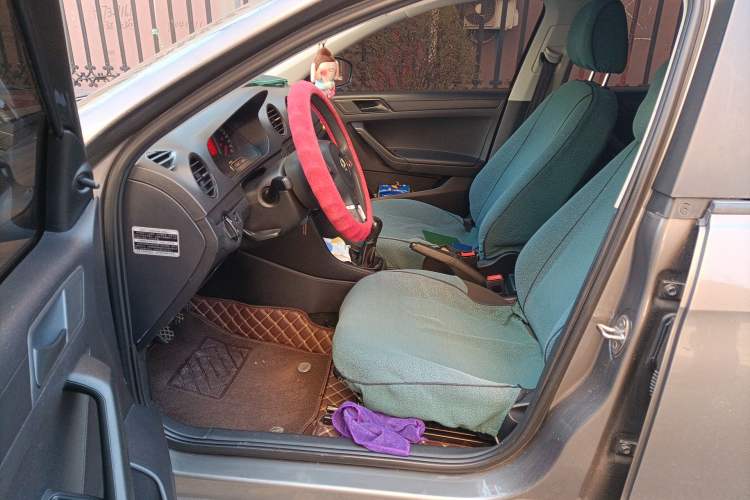 Used Volkswagen Jetta 2015 1.4L Manual Fashion Model