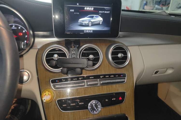 Used Mercedes-Benz C-Class 2015 C 200 L Audio And AC Panel