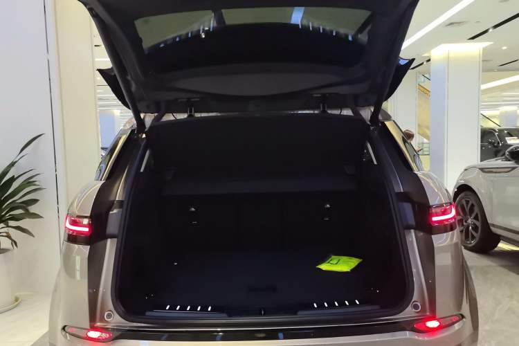 Used Land Rover Range Evoque 2024 Aurora L 249 PS Glowing Limited Edition
