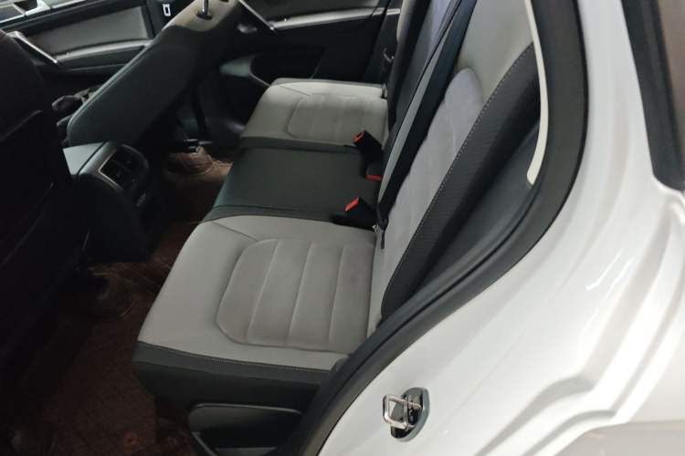 Used Volkswagen Golf Sportsvan 2019 280TSI Automatic Voyage Model China V Standard Left Rear Seat