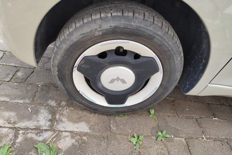 Used Wuling Hongguang MINIEV 2024 3rd Generation 215km Youth Edition Left Front Wheel Hub