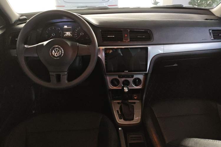 Used Volkswagen Lavida 2017 1.6L Automatic Comfort Edition
