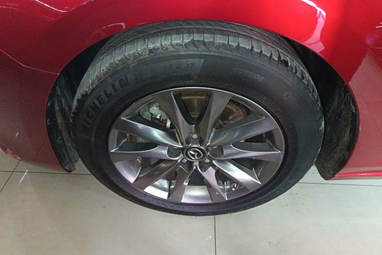 Used Mazda Atenza 2020 2.0L Blue Sky Luxury Edition Left Front Wheel Hub