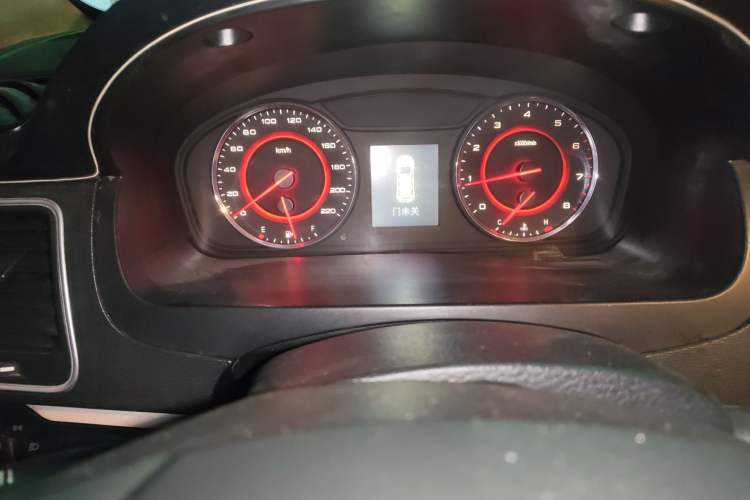 Used SAIC MAXUS G10 2014 2.0T Automatic Elite Edition Instrument Cluster