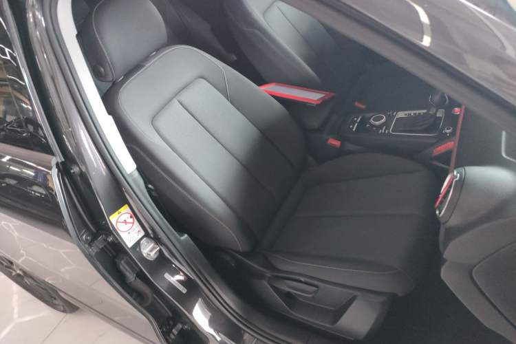 Used Audi Q2L 2018 35 TFSI Launch Exclusive Edition China VI
