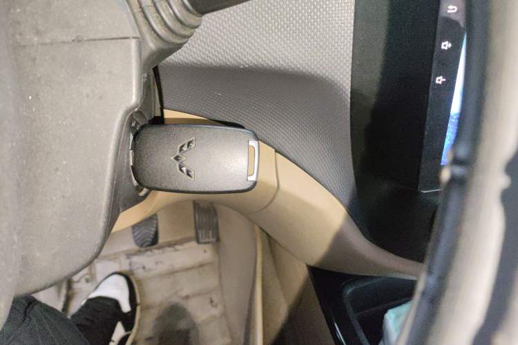 Used Wuling Hongguang 2014 1.5L S Luxury Model Vehicle Key