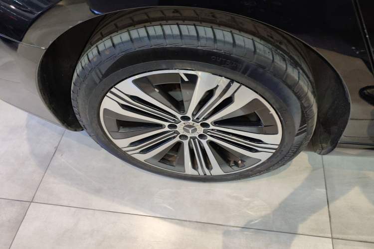 Used Mercedes-Benz EQS 2022 Updated Version 450+ Pioneer Edition Right Rear Wheel Hub