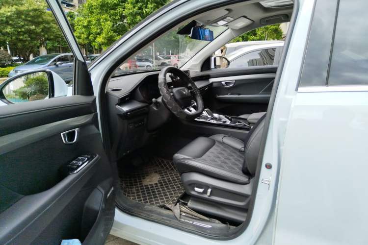 Used Wuling Asta 2022 2.0L DHT Electric-Speed Version Driver Seat