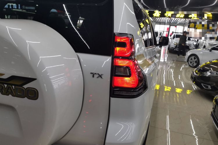 Used Toyota Prado 2018 3.5L Automatic TX-L with Rear-Mounted Spare Tire Right Rear Taillight