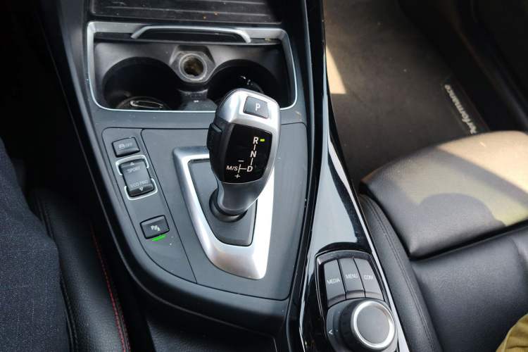 Used BMW 2 Series 2018 220i Convertible Coupe Sports Design Package