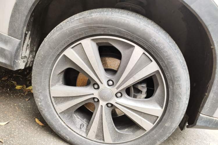 Used Haval H6 Coupe 2015 Blue Label 2.0T Manual Two-Wheel-Drive Elite Model Right Front Wheel Hub