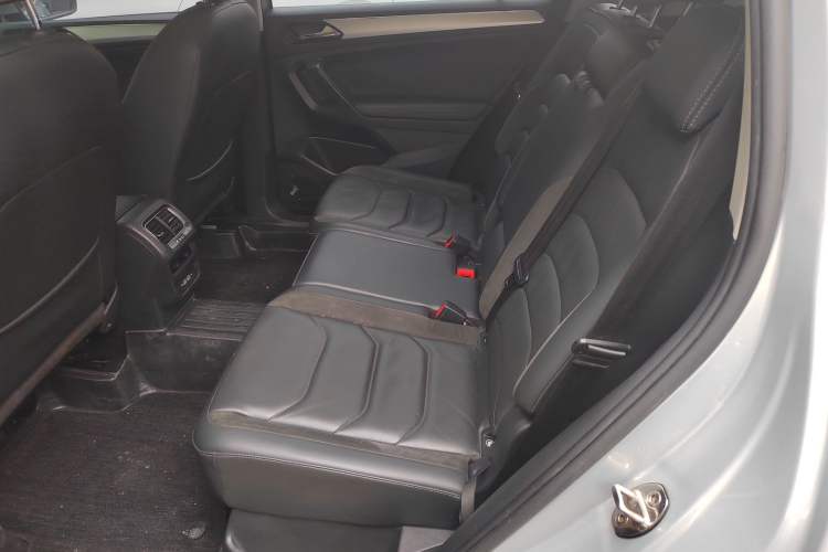 Used Volkswagen Tiguan L 2021 330TSI Automatic Two-Wheel Drive Smart Edition
