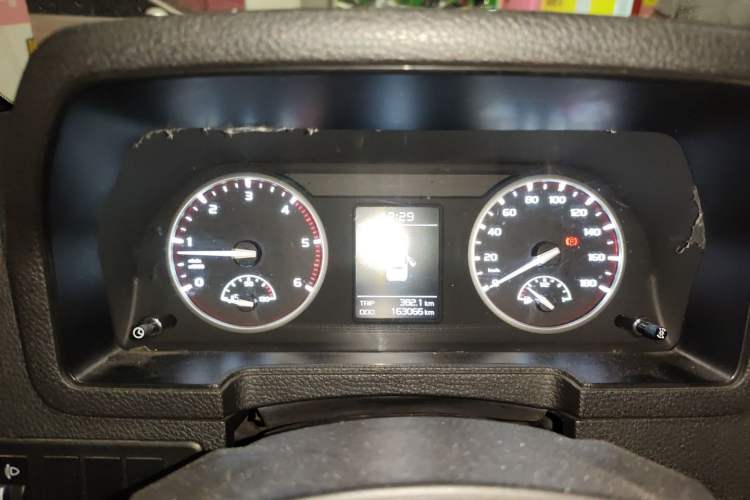 Used Isuzu Pickup 2015 3.0T Two-Wheel Drive 4KH1CT
