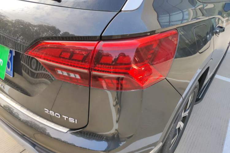 Used Volkswagen Tayron 2022 280TSI Two-Wheel Drive Luxury Smart Connectivity Version
