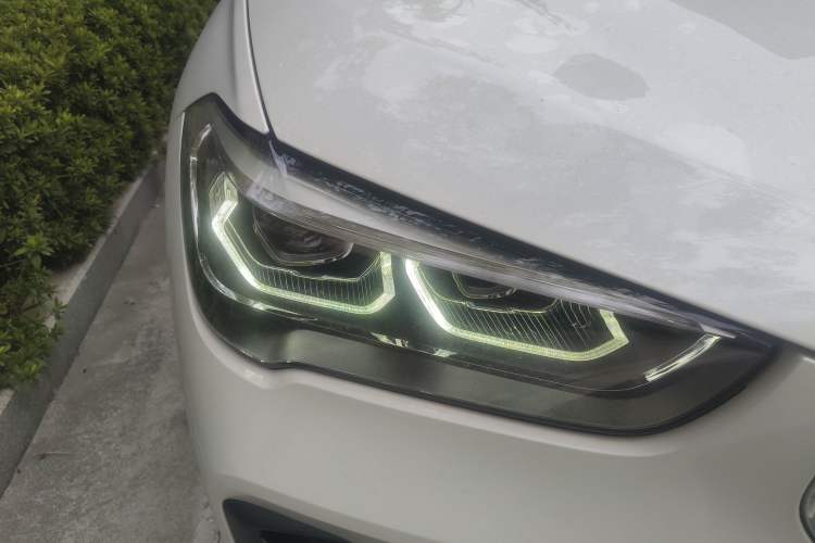 Used BMW X1 2021 sDrive20Li Fashion Model Right Front Headlight