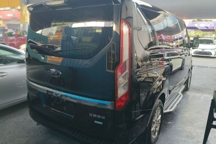 Used Ford Tourneo Custom 2016 2.0T Manual Elite Version
